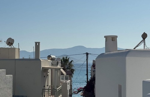 Agia Anna Apartment | THEOFANIS STUDIOS