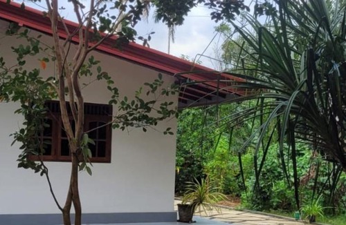 Poojapitiya House | Thepu Villa
