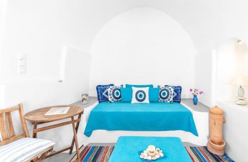 Emporio House | Thera Bliss 'Hideaway' Private Jacuzzi by MΡS