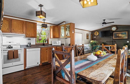 East Thermopolis House | ❤Thermopolis Top Rated VRBO. Pool Passes + Pets + Comp Breakfast = Perfect
