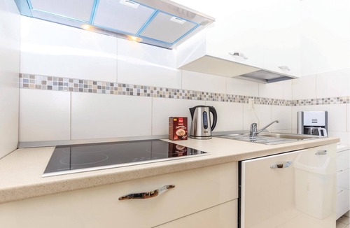 Zurkovo Apartment | These functional apartments are located in Kostrena, not far from the town of Crikvenica.