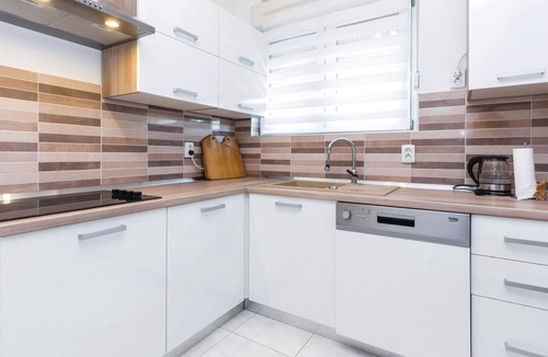 Zurkovo Apartment | These functional apartments are located in Kostrena, not far from the town of Crikvenica.