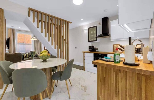 Canterbury House | Think Positive House at Canterbury - Pass the Keys