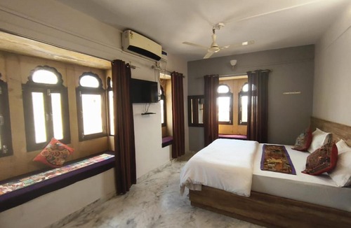 Amar Sagar Pol Hotel | Third eye view hotel and hostel