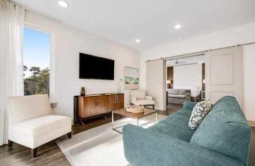 West Panama City Beach House | Third-floor luxury condo near beach with resort pool gym & EV chargers