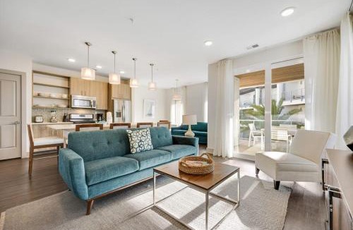 West Panama City Beach House | Third-floor luxury condo near beach with resort pool gym & EV chargers