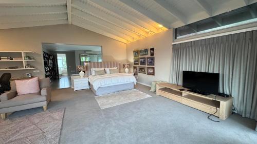 Claremont House | Thirty On Grace