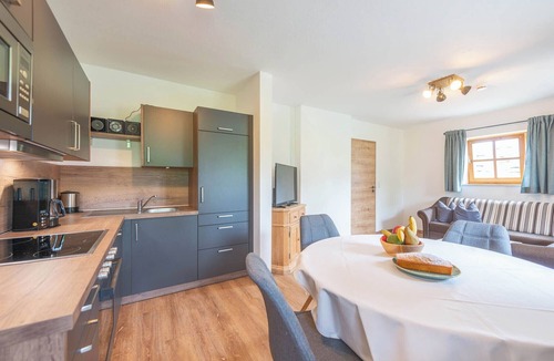 Breitenberg Apartment | This 75 square meter vacation apartment on a country estate on the Dreisesselberg in the Bavarian Forest is your perfect retreat. 2 bedrooms, 1 living room, 1 fully equipped kitchen and a bathroom with shower/WC ensure relaxation. The large granite.