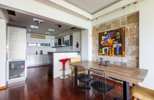 Uskudar Apartment | This apartment is a 2 bedroom(s), 1 bathrooms, located in Üsküdar, İstanbul.