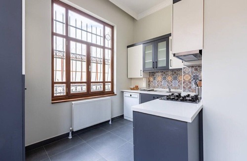 Tophane Apartment | This apartment is a 2 bedroom(s), 2 bathrooms, located in Beyoğlu, İstanbul.