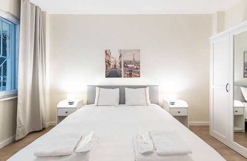 Bebek Apartment | This apartment is a 2 bedroom(s), 1 bathrooms, located in Beşiktaş, İstanbul.