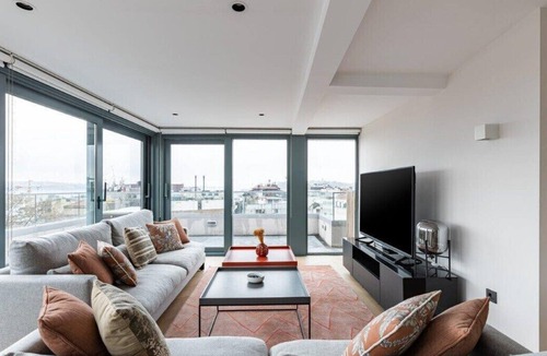 Galata Apartment | This apartment is a 4 bedroom(s), 2.5 bathrooms, located in Beyoğlu, İstanbul.