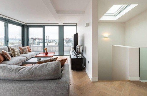 Galata Apartment | This apartment is a 4 bedroom(s), 2.5 bathrooms, located in Beyoğlu, İstanbul.
