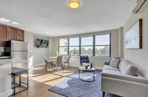 East Falls Apartment | This apartment is a 2 bedroom(s), 1 bathrooms, located in Philadelphia, PA.