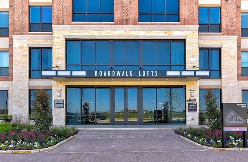 Katy Apartment | This apt located at 4th floor with lake view and 2 minutes from katy mills mall