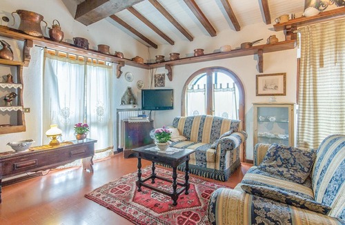 Scarperia House | This beautiful and tastefully furnished vacation villa is located in the green hills of Mugello, rea