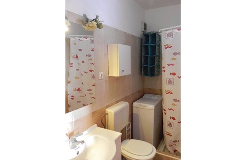 Piran Apartment | This beautiful and simply furnished apartment is located on the first floor of a family house in the