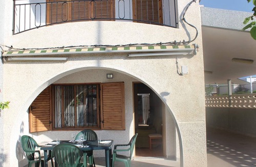 Puerto de Mazarron House | This beautiful vacation semi-detached house in the urbanization Bahía in Puerto de Mazarrón is very