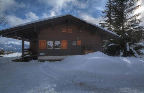 Anzere Ski Chalet | This beautifully renovated chalet in the Anzère ski resort offers a warm and authentic atmosphere fo