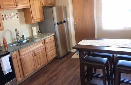 Alhambra Condo | This bright, cheerful condo two bedroom condo is located in a quiet, relaxed neighbor.