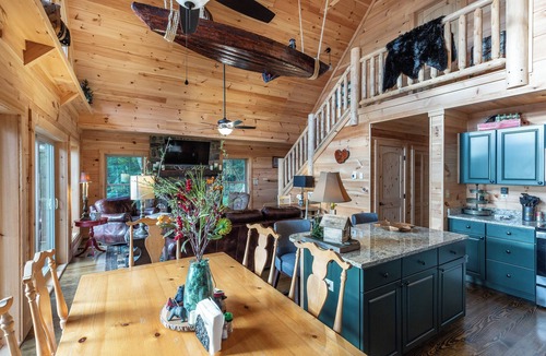 Mars Hill Cabin | This cabin is a 3 bedroom(s), 2.5 bathrooms, located in Mars Hill, NC.