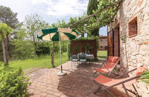 Toiano House | This characteristic barn has been completely renovated and divided into two apartments.