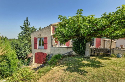 Taulignan House | This charming and spacious country house welcomes you with swimming pool in Taulignan.