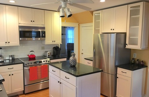 Rockland House | This Charming Coastal Cottage is One of Rockland's Most Highly Rated Properties!