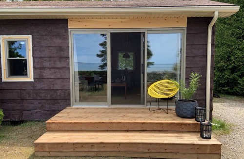 Northern Bruce Peninsula Cottage | This charming cottage is the perfect place to unwind and relax