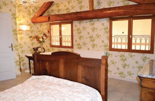 Canals House | This charming cottage is located in a hamlet ideally situated to discover the countryside as well as