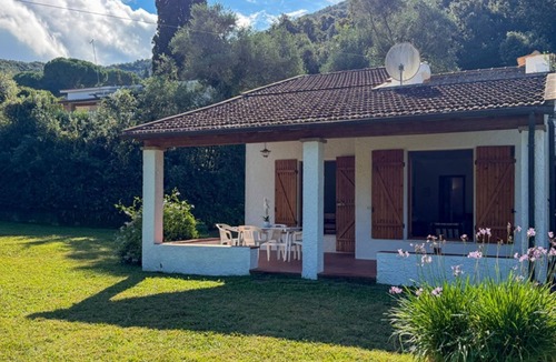 Bagnaia Villa | This charming detached cottage is the ideal place for those who want to spend a relaxing holiday sur