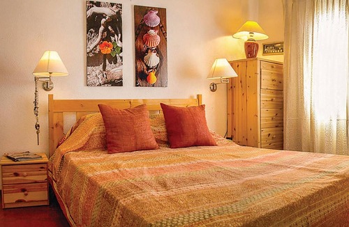 La Garde-Freinet House | This comfortably furnished and very functional vacation home enjoys a quiet location in the forest L