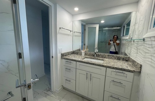 Estate Bolongo Apartment | This condo overlooking the Carribean Sea is perfect for family or group outings.