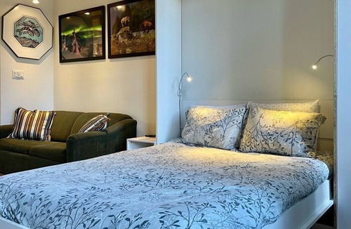 Inner Harbour Condo | This condominium is a 0 bedroom(s), 1 bathrooms, located in Victoria, BC.