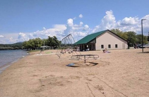 East Jordan Condo | This condominium is a 3 bedroom(s), 2.5 bathrooms, located in East Jordan, MI.