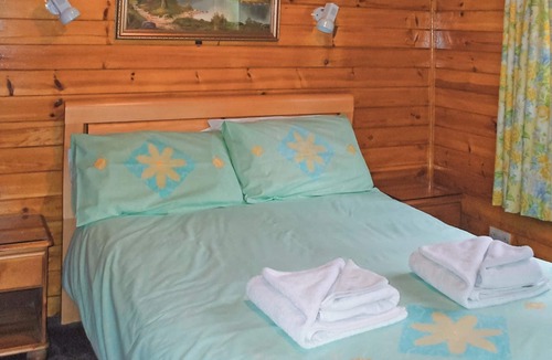 Linlithgow Ski Chalet | This cosy lodge features one double bedroom and one twin bedroom.