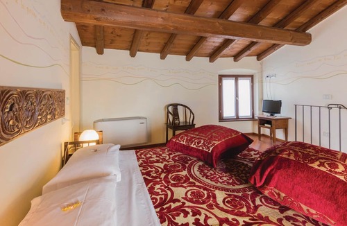 Castellaro Lagusello Apartment | This cozy apartment is located in a complex with a total of 12 apartments in a characteristic and we