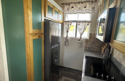 Fortescue Apartment | This cozy studio apartment tucked away in windy Fortescue awaits its guests!