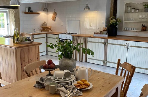 Salles-Lavalette House | This delightful three bedroom cottage offers accommodation for up to six people.