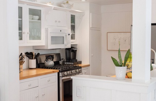 Montecito Apartment | This duplex is a 2 bedroom(s), 2 bathrooms, located in Montecito, CA.
