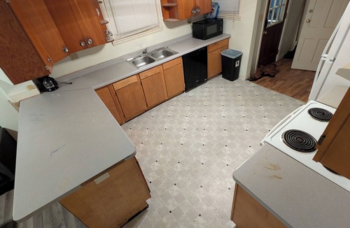 St. Cloud Apartment | This historic apt is adjacent to the Mississippi, the Ravine, SCSU, and Downtown