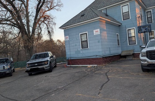St. Cloud Apartment | This historic apt is adjacent to the Mississippi, the Ravine, SCSU, and Downtown