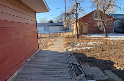 Thermopolis House | This home is a great spot to stash your belongings and go explore the historical town of Thermopolis