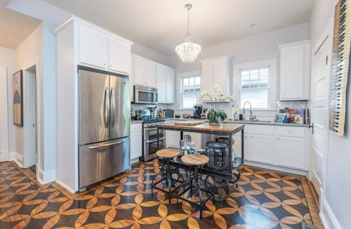 Northside District House | This house is a 2 bedroom(s), 2 bathrooms, located in Lexington, KY.