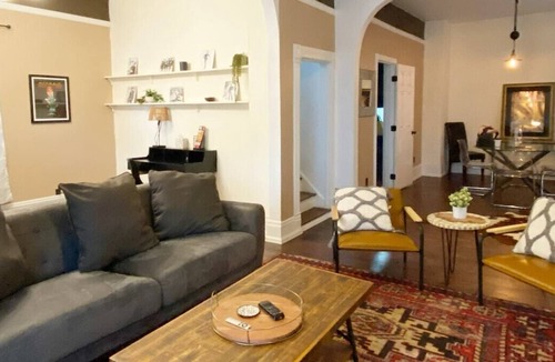 Cole House | This house is a 2 bedroom(s), 2 bathrooms, located in Denver, CO.