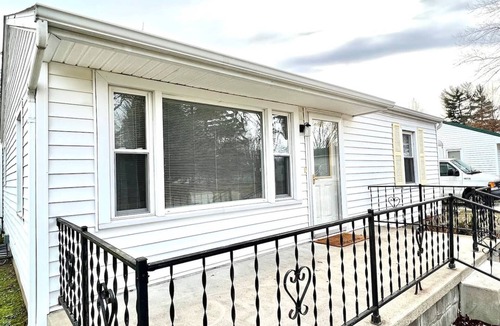 Marion House | This house is a 2 bedroom(s), 1 bathrooms, located in Marion, IN.