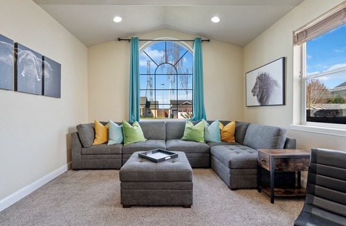 Longview House | This house is a 3 bedroom(s), 2 bathrooms, located in Longview, WA.