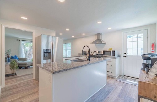 Marion House | This house is a 3 bedroom(s), 2 bathrooms, located in Marion, IN.