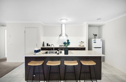 Sanctuary Lakes House | This house is a 4 bedroom(s), 2 bathrooms, located in Point Cook, VIC.