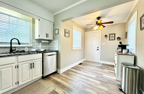 Marion House | This house is a 4 bedroom(s), 2 bathrooms, located in Marion, IN.